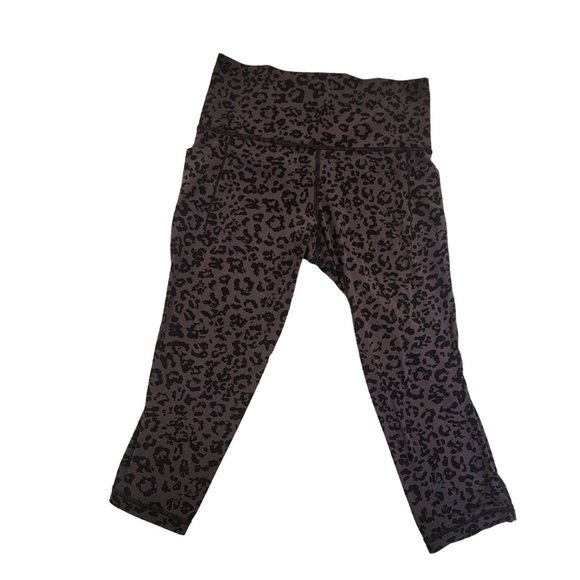 Athleta Salutation Stash II Capri Size SP Grey Black Leopard Print Tight Legging - Picture 3 of 8
